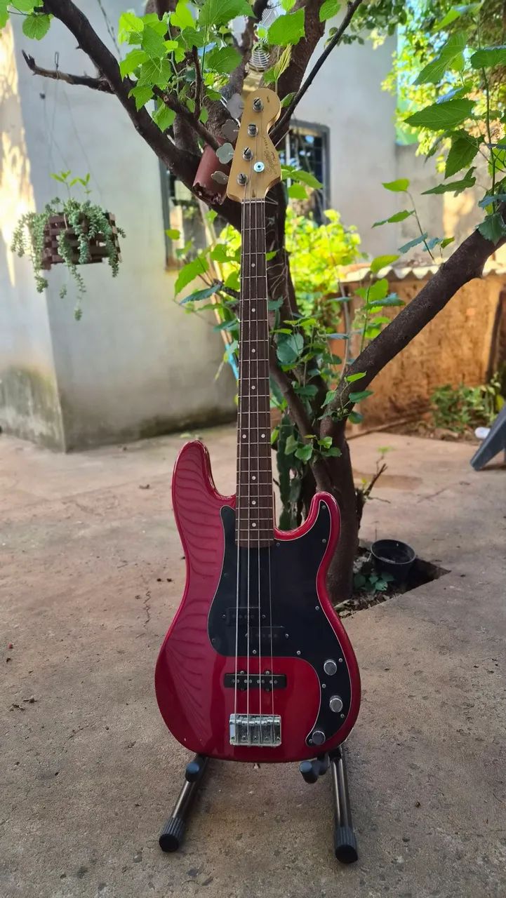 Baixo Fender Squier PBass - Foto 5