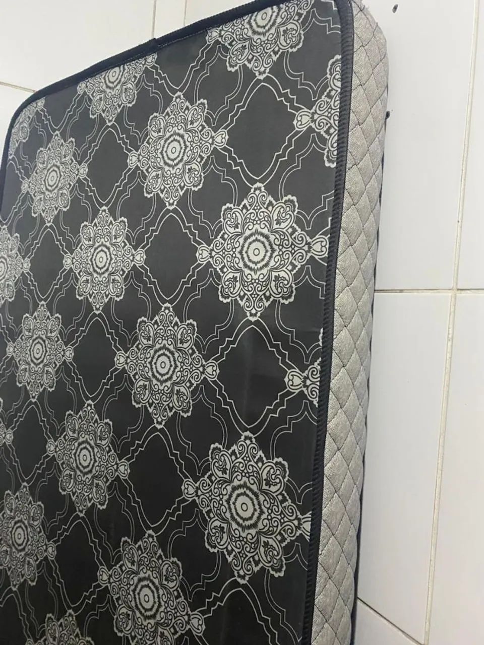 Colchao praticamente novo solteiro