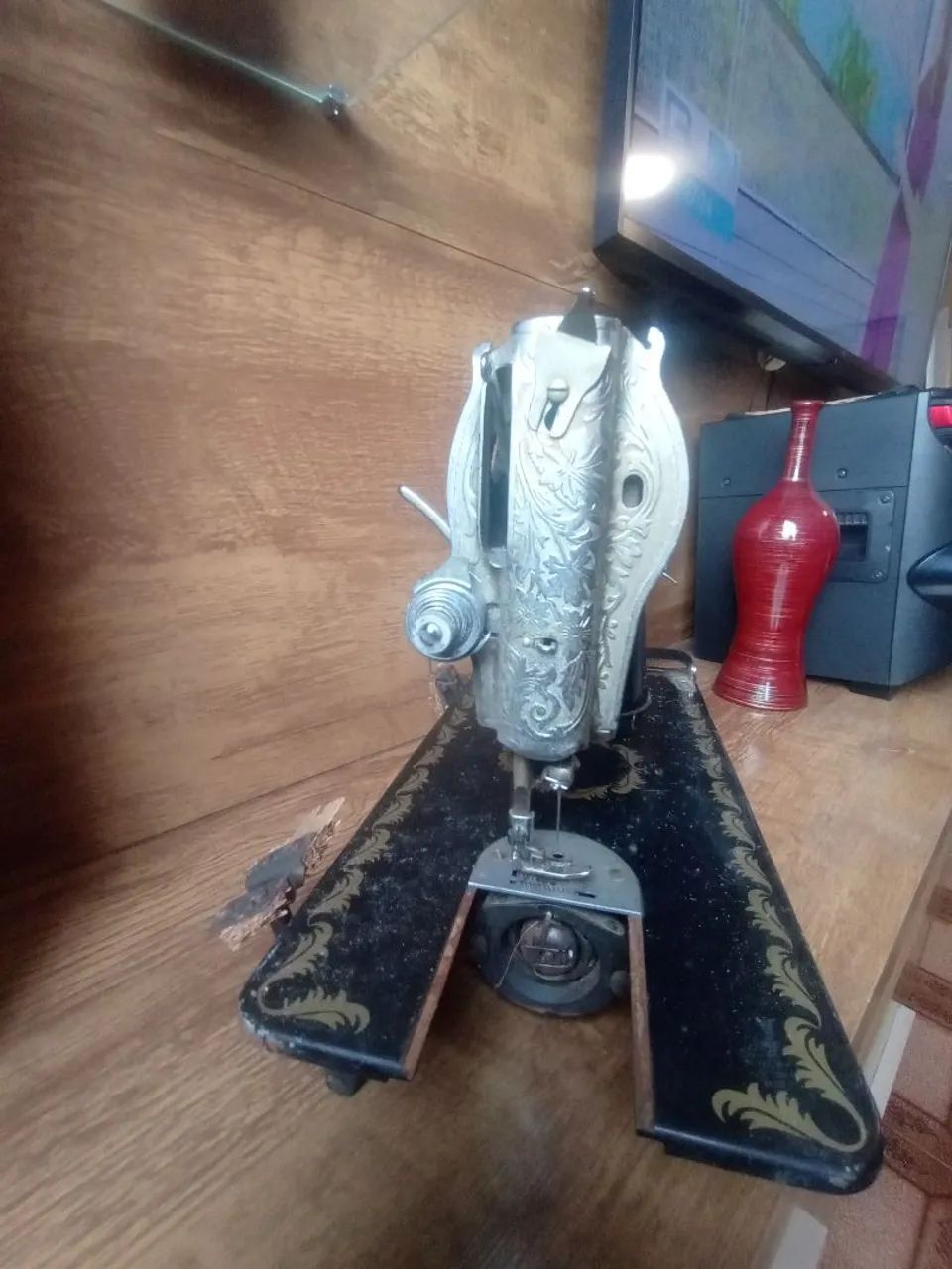 Máquina de custura antiga  - Foto 2