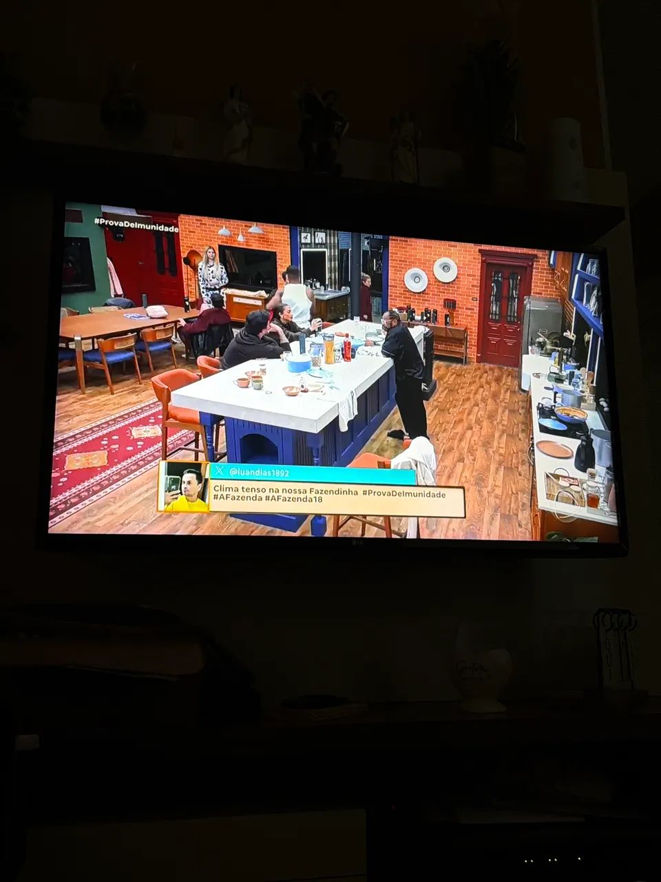 SMART TV LG 43 PELEGADAS