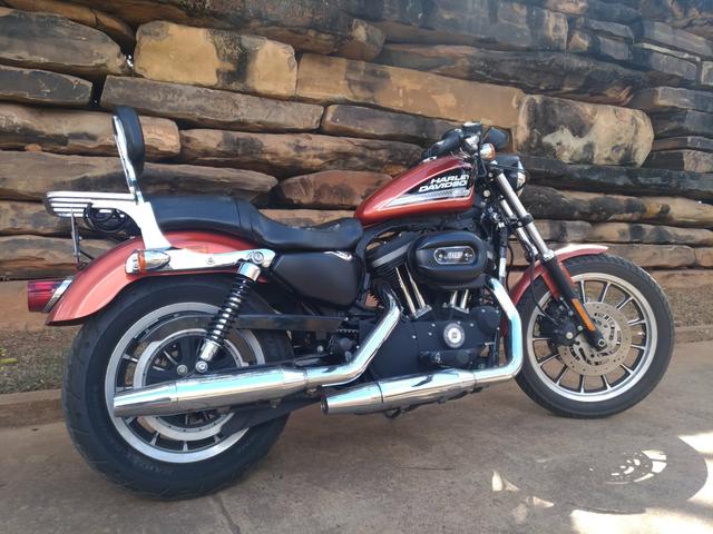 Harley Davidson 883 R + acessórios