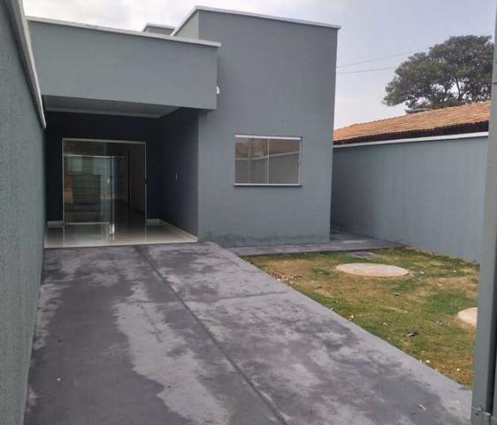 Casa 3 Quartos, 2Banheiros, Sala, Cozinha, área de serviço e 3 Vagas para Garagens - Foto 2