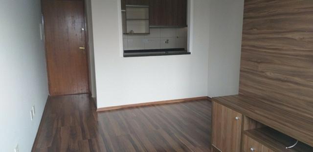 Lindo Apto 2 Dorm com Armários no Jd. Europa R$ 200 mil - Foto 2