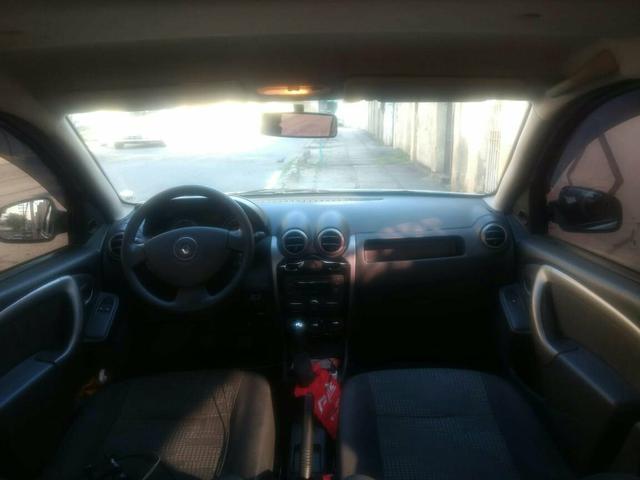 Sandero 12 1.6 8v flex com gnv - Foto 6