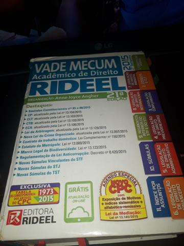 VENDO esse livro bom pra quem for fazer direito