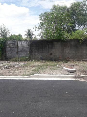 Terreno murado e escriturado