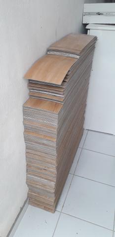 Piso cirílico pvc usado 50 metros porem bem conservado 1.500 .
