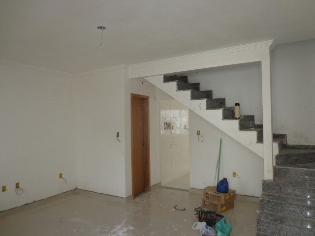 Bairro Jardim dos Alfineiros - Linda casa de 2 quartos quintal plano e murado e 2 vagas - Foto 7