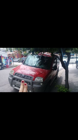 Doblo Adventure 1.8 8v vermelha