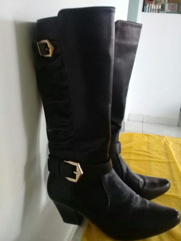 Bota cano longo de couro - Foto 3