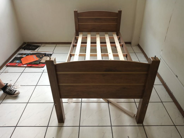 Cama solteiro com colchão 100% MDF aceito troca - Foto 3