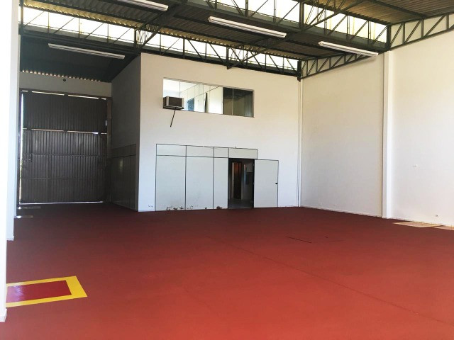 Alugo Sala Coml/Depósito c/ 290 m2 na R. Cuiabá no Alto Alegre - Cvel-PR - Foto 3
