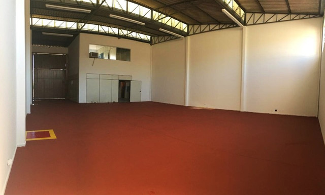 Alugo Sala Coml/Depósito c/ 290 m2 na R. Cuiabá no Alto Alegre - Cvel-PR - Foto 5