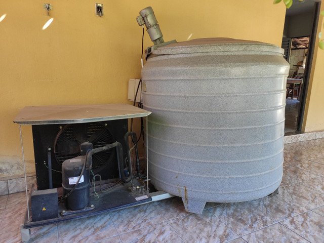 Vendo ou troco tanque de expansão de 1000 litros - Foto 2