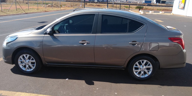 Nissan Versa 1.6 SV automático 2019 - Foto 5