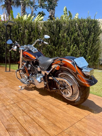 HARLEY DAVIDSON FAT BOY ÚNICO DONO COM 7.900 KM RODADOS