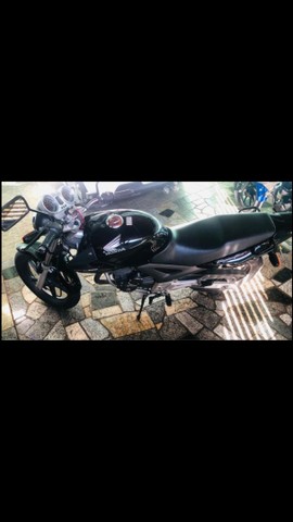 VENDO LINDA MOTO CB TWISTER 250