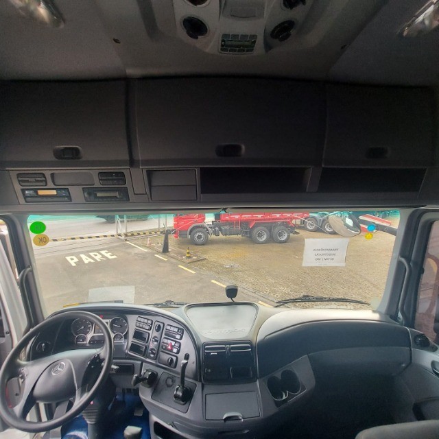 Actros 2651 6x4 - Ano 2019 - Mega Espace - Foto 9