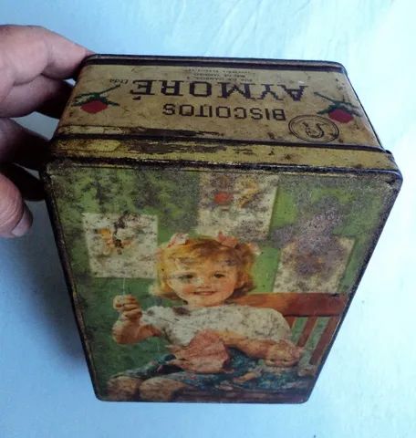 Antiga e Rara Caixa de Costura Original Lata de Biscoitos Aymoré anos 50 - Foto 4