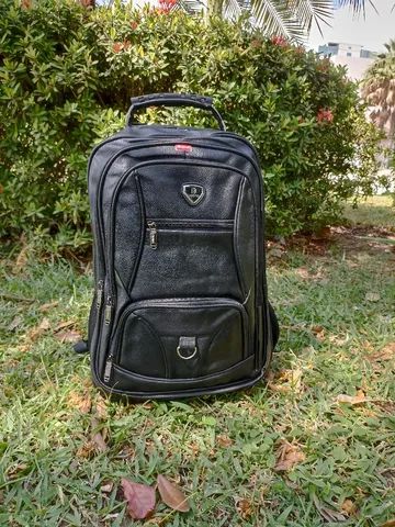 Mochila de Couro Masculina Impermeável resistente  - Foto 5