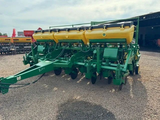 Plantadeira John Deere 1111 ano 2007, 11 Linhas 