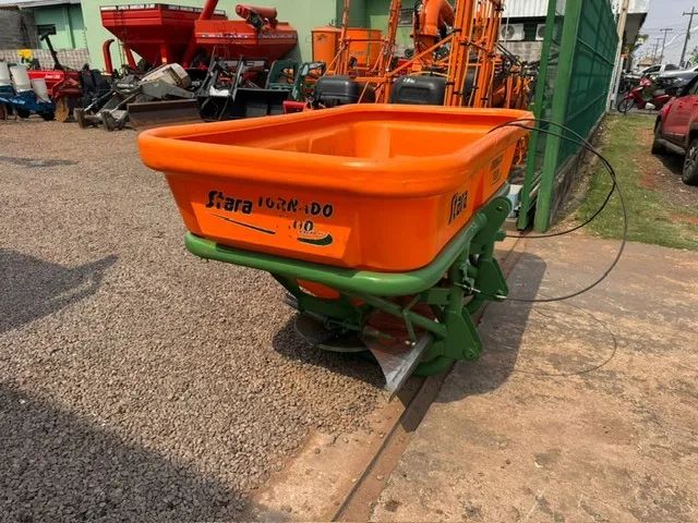 Distribuidor Adubo e Ureia Duplo Stara 1300 - Foto 3