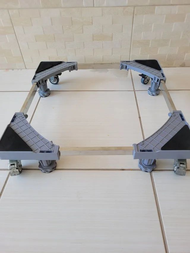 Vendo suporte para maquina de lavar, geladeira  etc