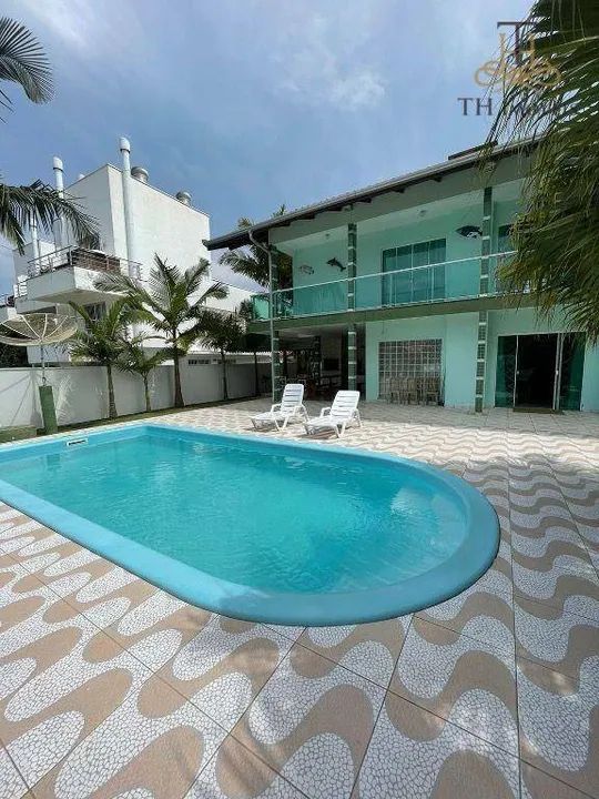 Casa com 6 dormitórios à venda, 400 m² por R$ 6.000.000,00 - Praia do Estaleiro - Balneári
