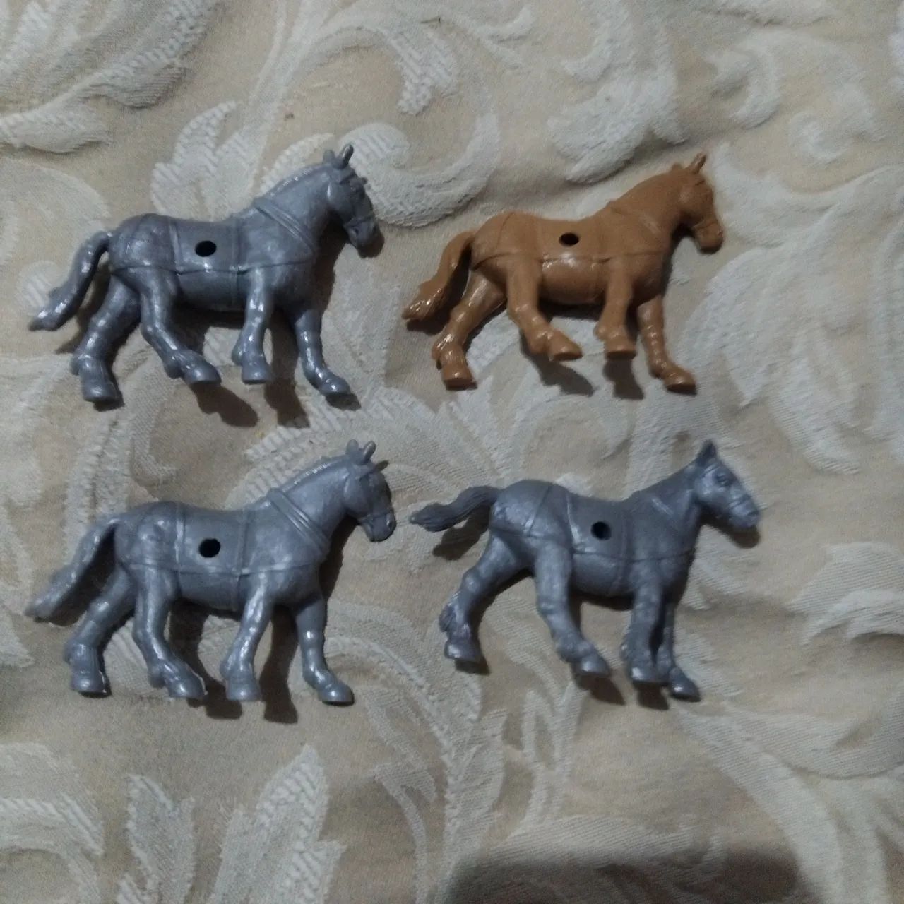 Quatro miniaturas cavalos carruagem forte apache - Foto 4