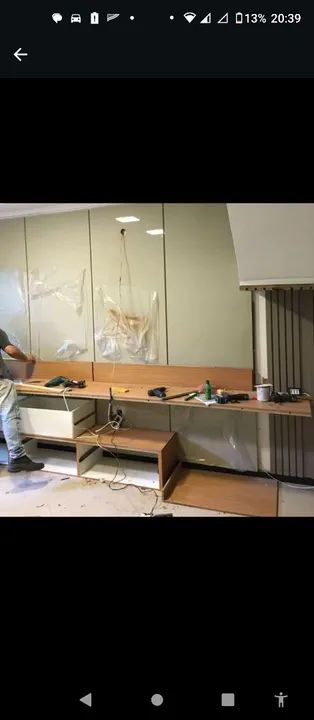 Rack de Parede Moderno com Painel de Madeira - Foto 4
