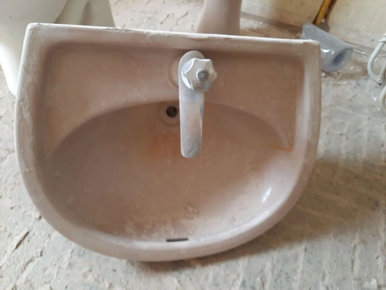 Pia/Lavatório c/ Coluna em cerâmica bege rosé + Torneira  
