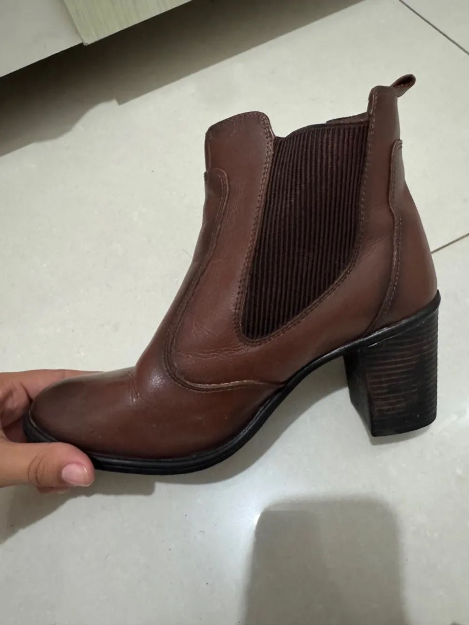 Bota marrom de couro