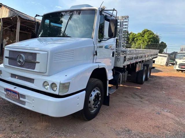 Caminhão Mercedes Benz 1620 - Foto 2