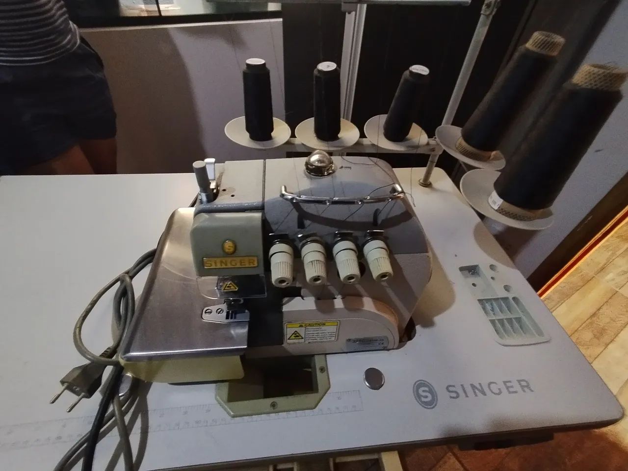 Overloque (interlock) Singer 5 fios  - Foto 5