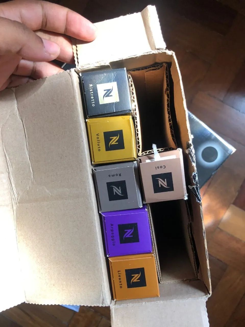 Nespresso Inissia Preta, Cafeteira 110v D40 Cor Preto 19bar - Foto 3