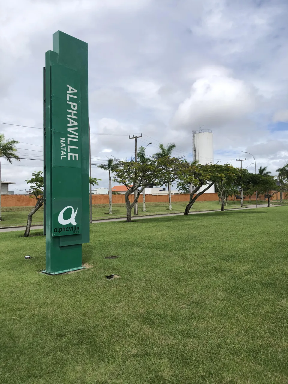Casa em Alphaville Pium Conforto, Espaço e Praticidade.