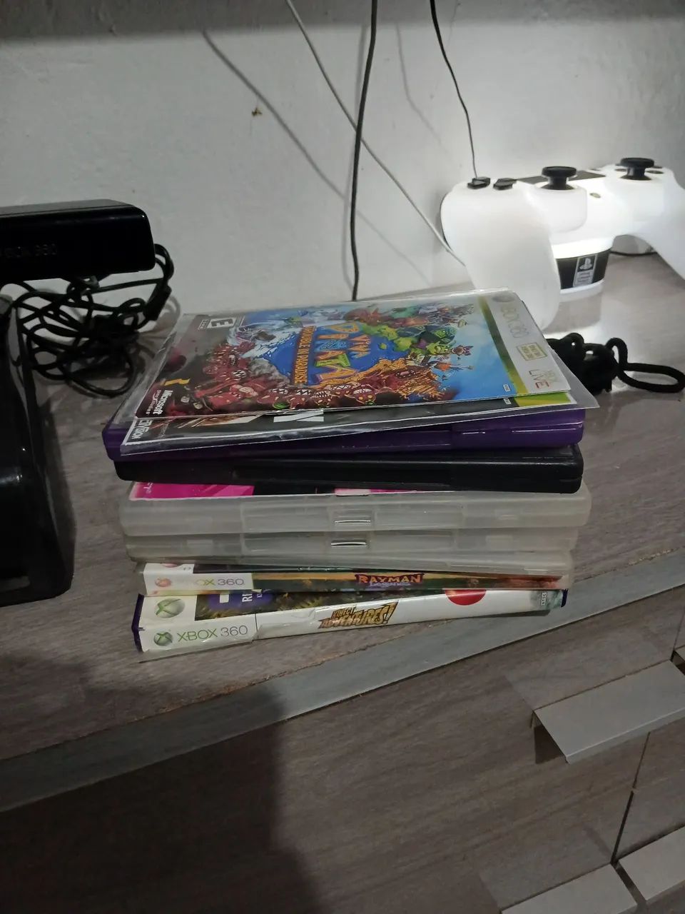Xbox 360 com Kinect e 2 controles e jogos  - Foto 3