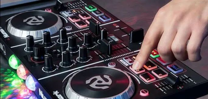 Controladora DJ Numark Party Mix - Foto 4