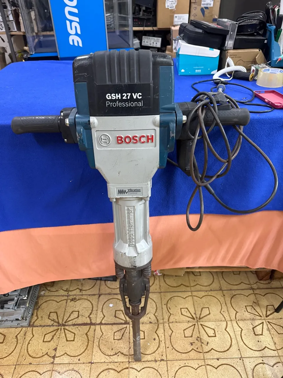Martelo Rompedor Bosch GSH 27 VC Professional