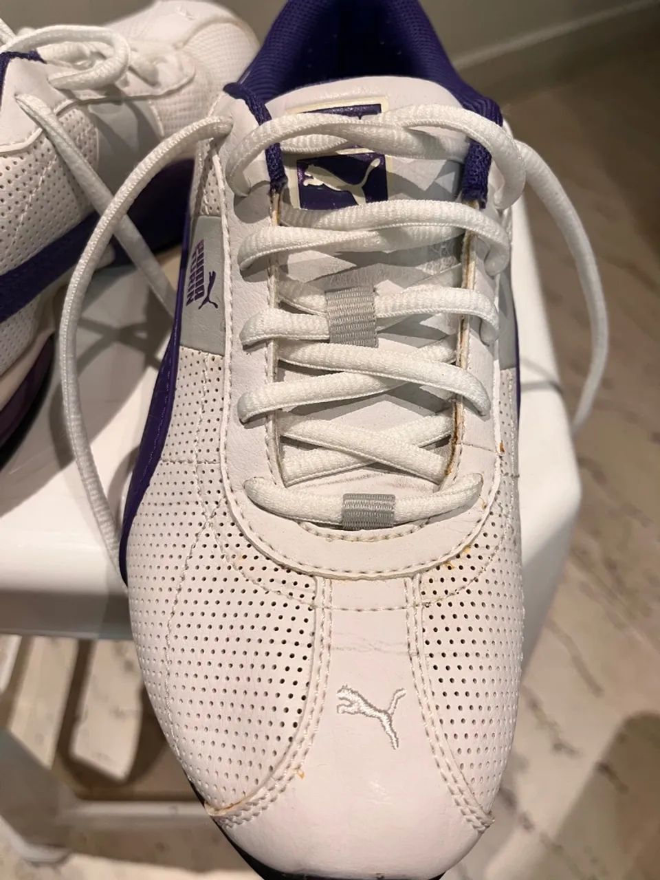 Tênis Puma Feminino Branco e Roxo n. 33 - Foto 2