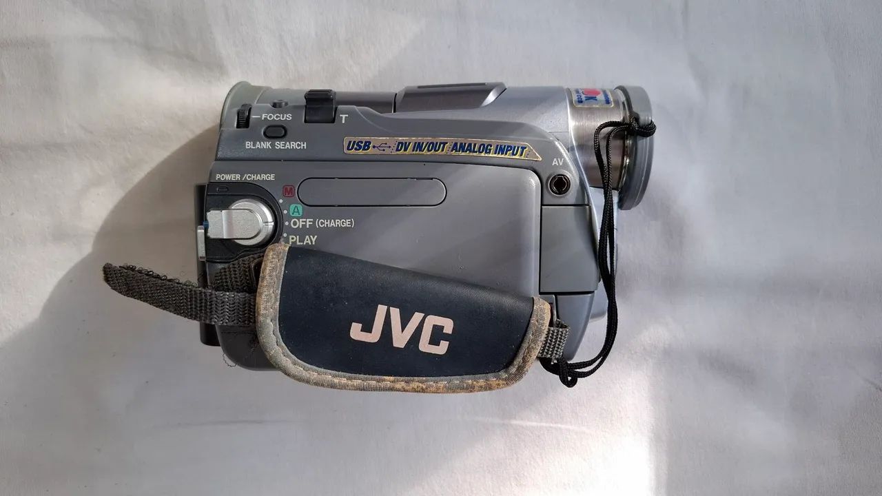 Filmadora JVC GR-D70U Vintage / Mini DV COMPLETA +7 itens originais  - Foto 6
