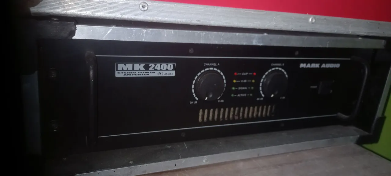 Amplificador de Potência Mark Audio MK 2400