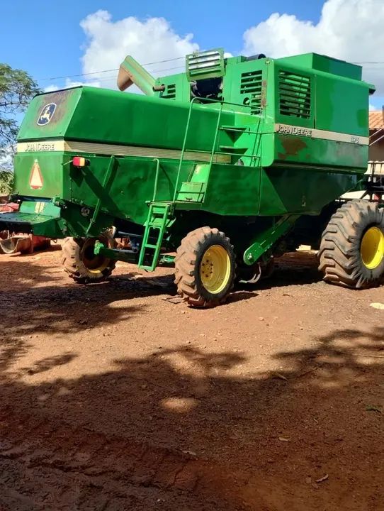 Colheitadeira John Deere 1175 2003