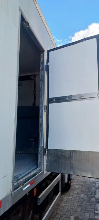 VW CONSTELLATION 24.280 BAU REFRIGERADO 6X2 THERMO KING - Foto 5