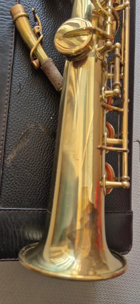 Saxofone Soprano glorry usado,precisa de ajustes
