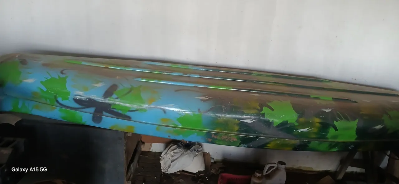 Caiaque Pintado com Design Exclusivo