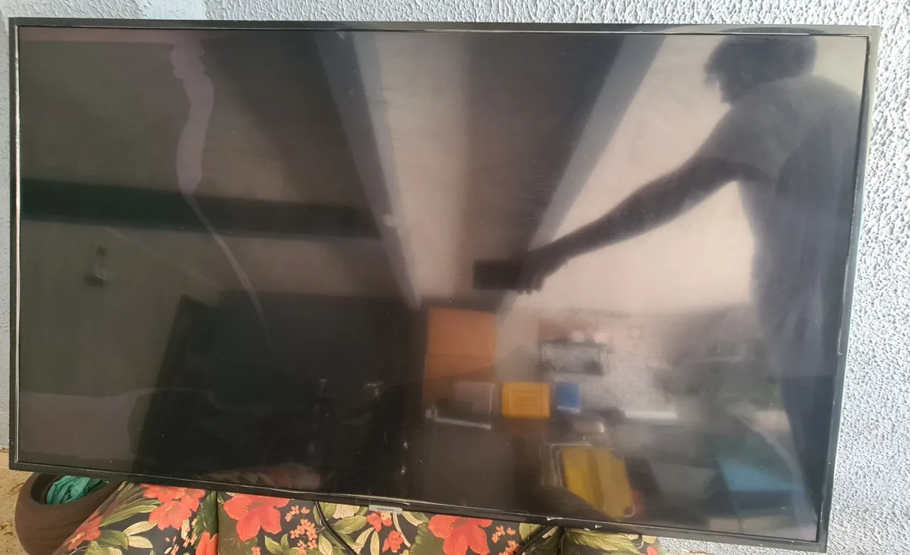 Smart TV LED 49 polegadas Samsung para retirada de peças