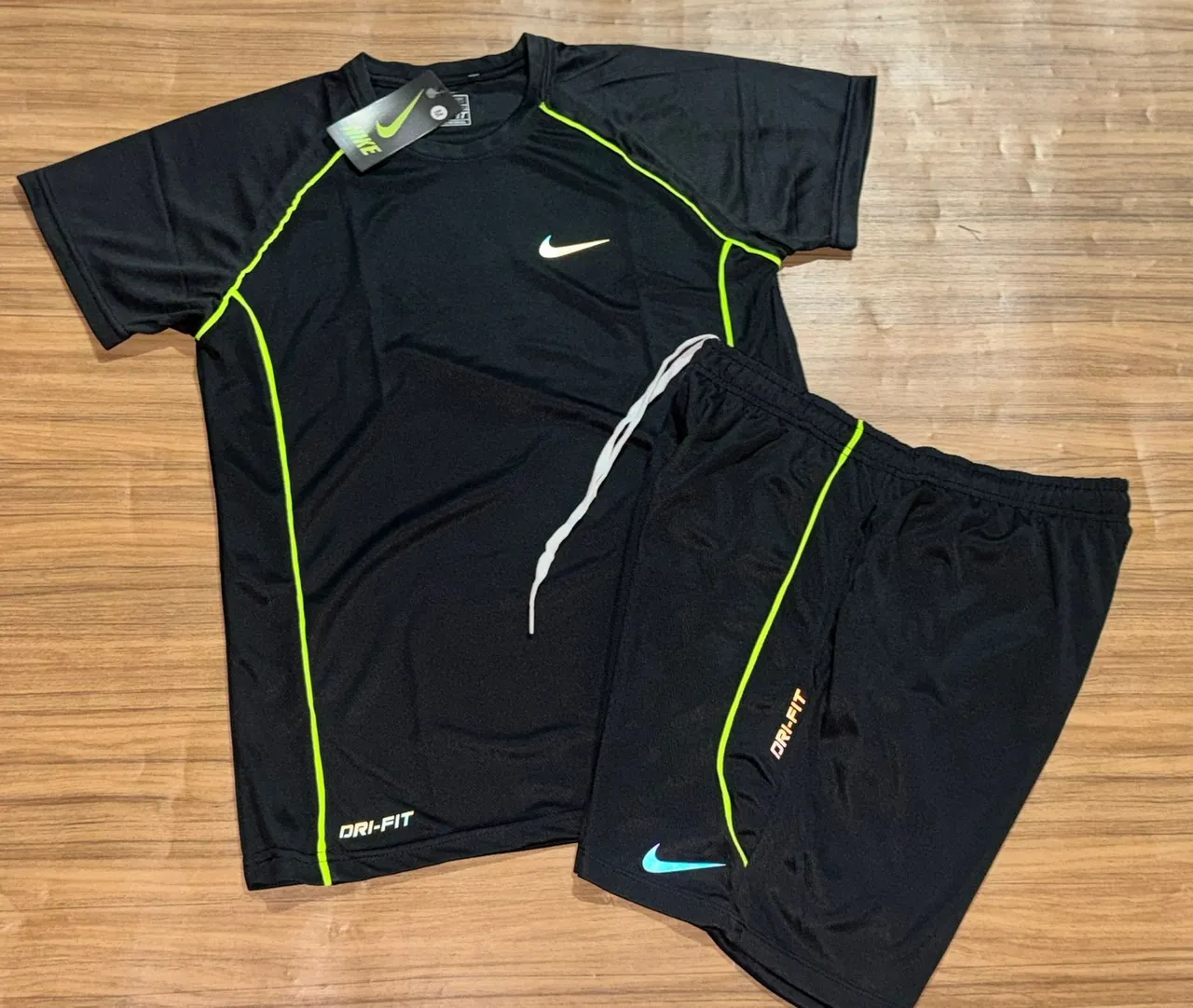 Kit Nike Camisa e Bermuda