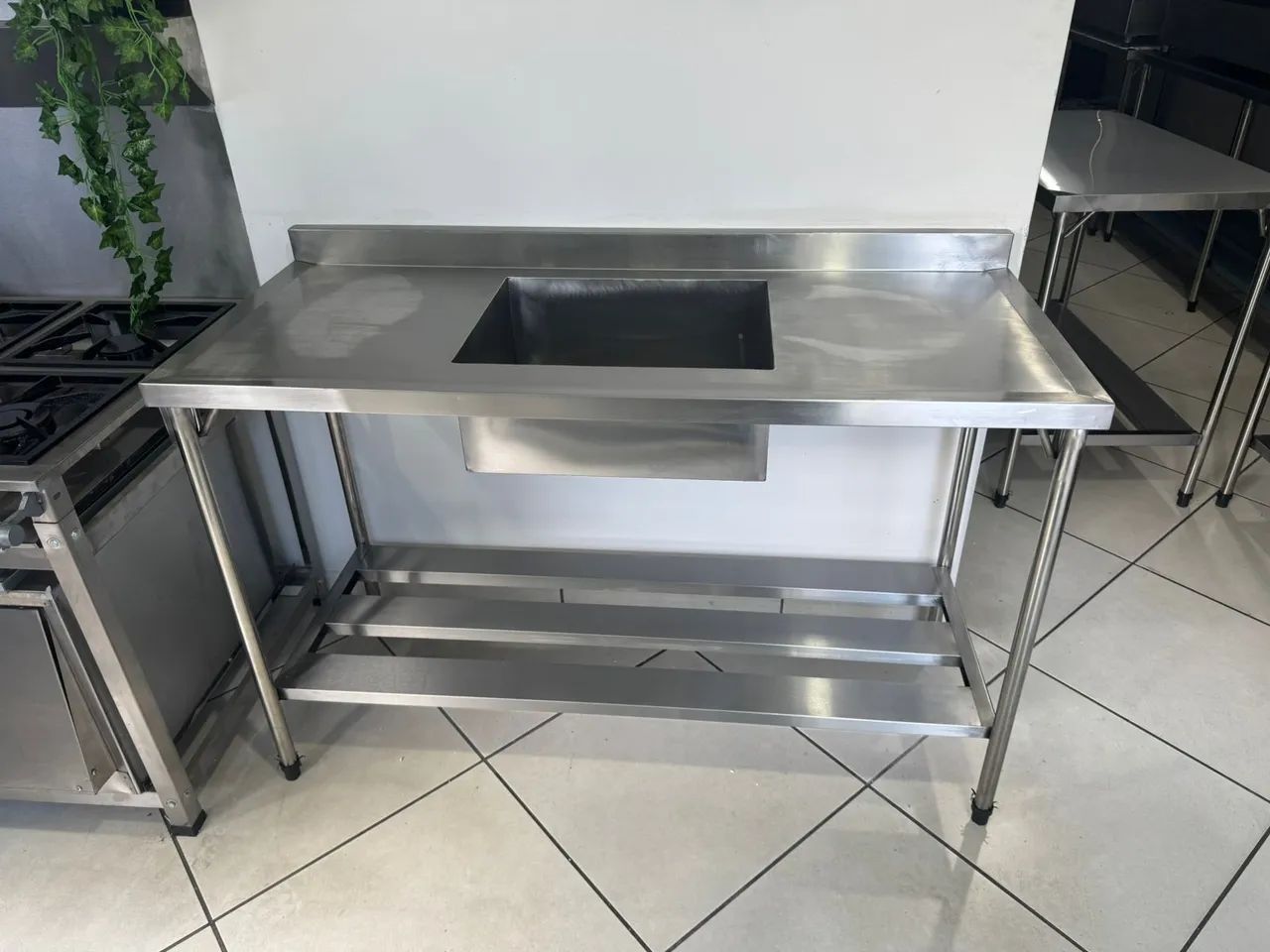 Mesa de Aço Inox com Cuba para Cozinha - Foto 2