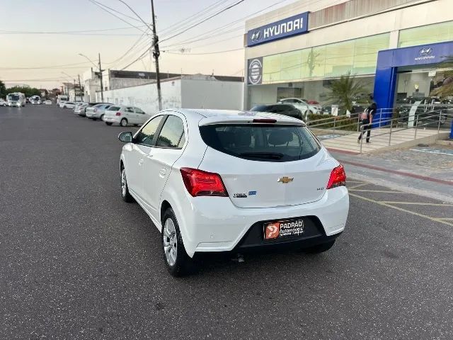 Onix LT 1.4 (Apenas 67.000 Km e Única dona) - Foto 4